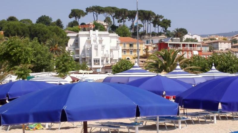 Hotel Sorriso Numana Luaran gambar