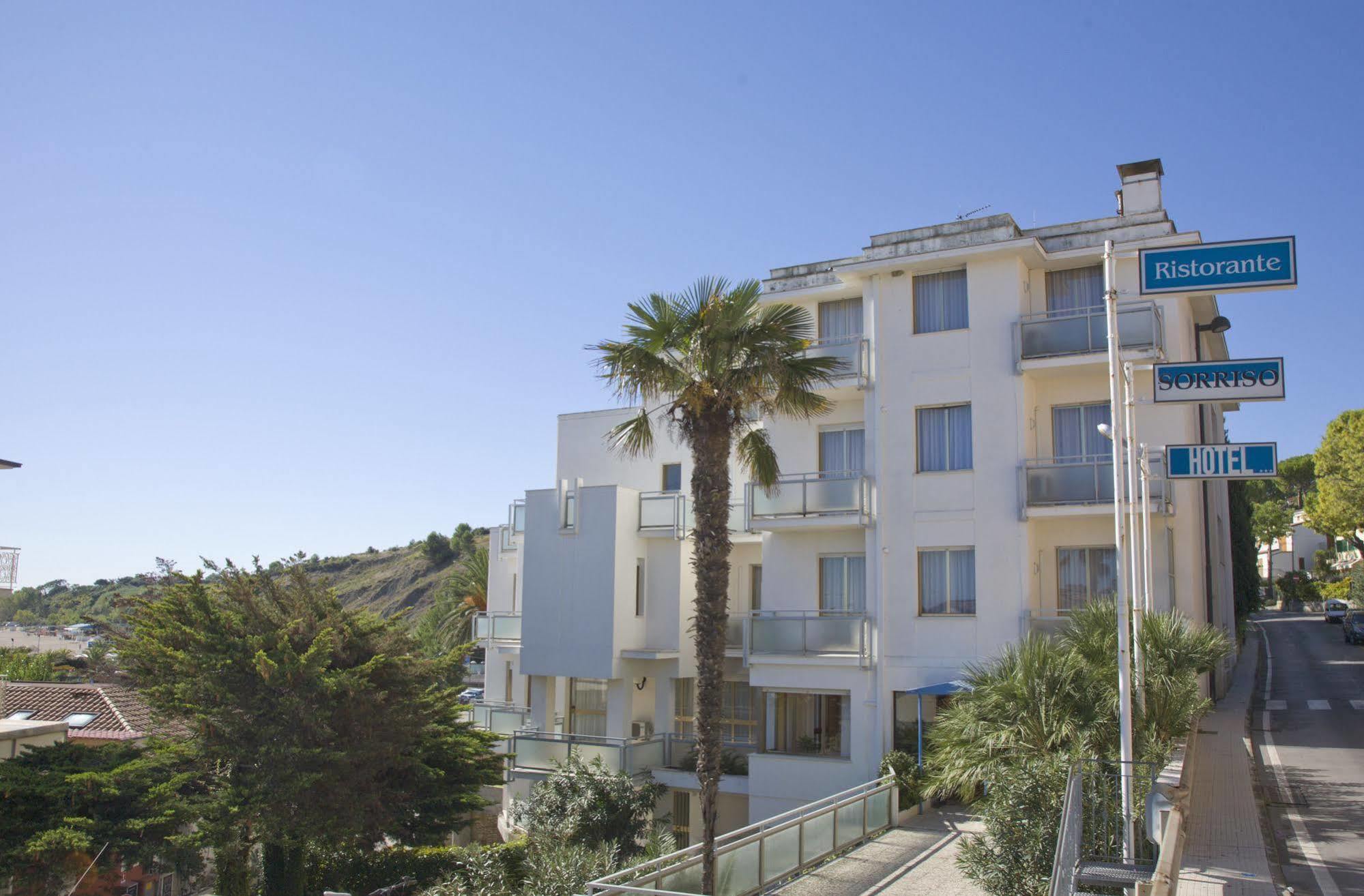 Hotel Sorriso Numana Luaran gambar